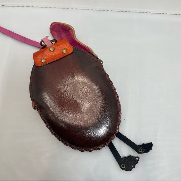 Flamingo Design Leather wristlet Bag. Hand crafted over stitch. Unique. Coins - Picture 3 of 10